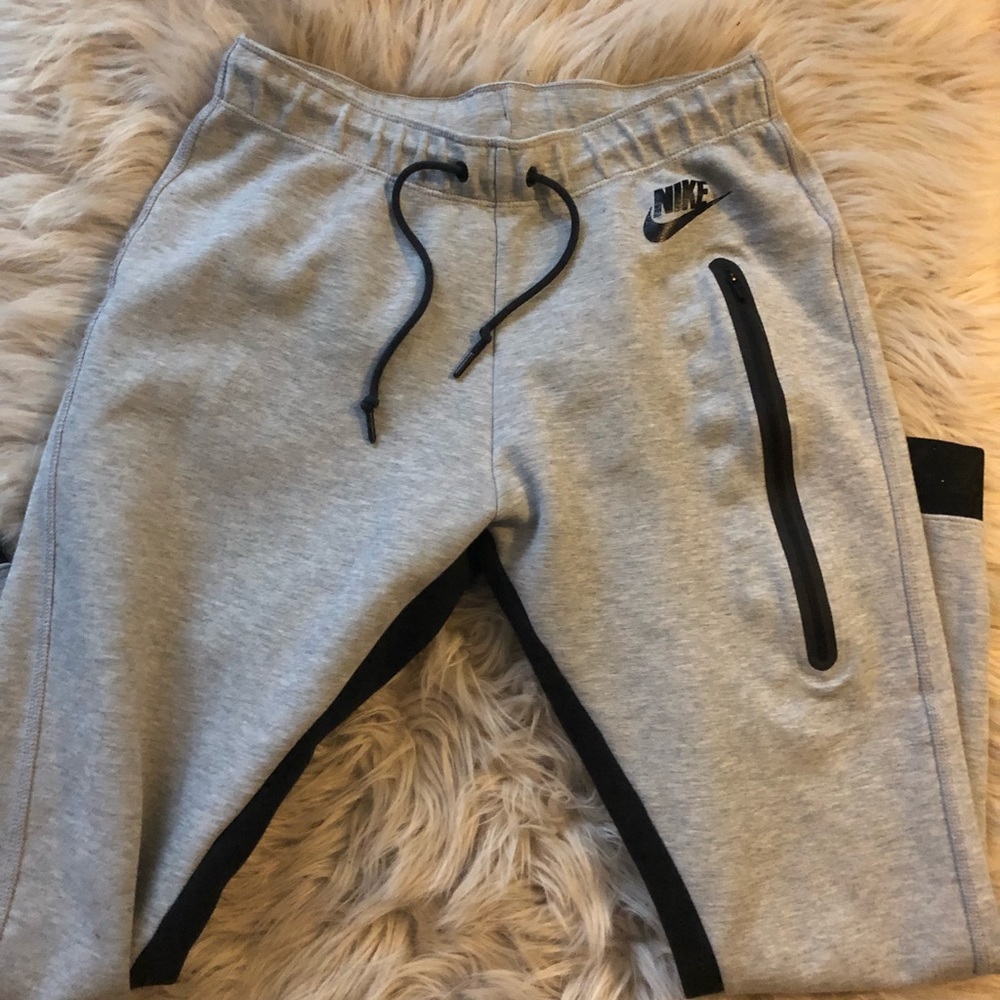 Nike Women’s Gray Sweatpants Black Logo S